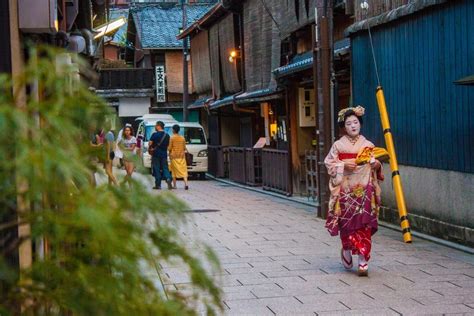 Walking Through Gion