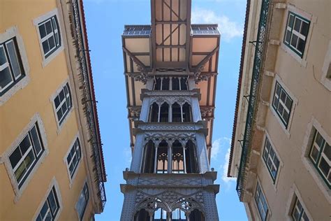 Walking through Baixa