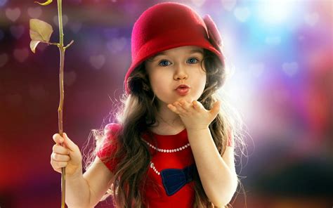 Wallpaper HD Cute Little Girl to Bring Joy to Your Home