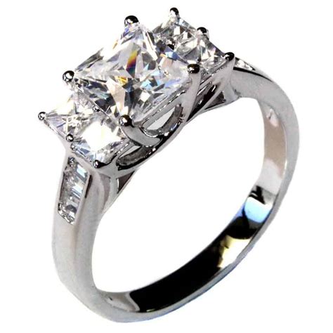 Want Committment But Not Marriage? A Diamond Promise Ring May Be the Answer