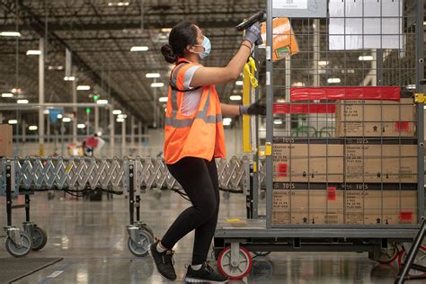 Be the Captain of Your Own Destiny: Find Warehouse Jobs Near You!