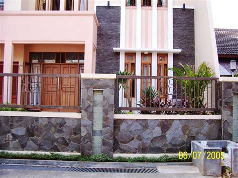 warna batu alam pagar rumah minimalis