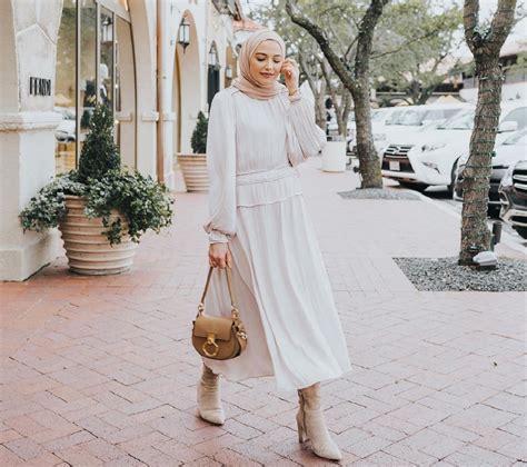 Warna Putih Hijab