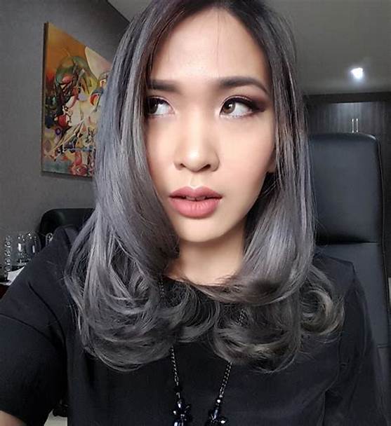 Warna Silver Hair Trend