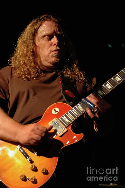 Warren Haynes performing despite his illness