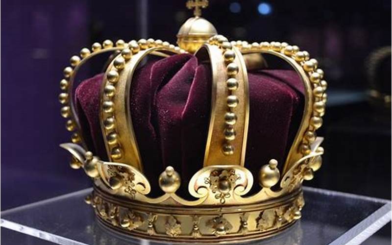 Warrington Raja Charles Iii Coronation Crown Materials