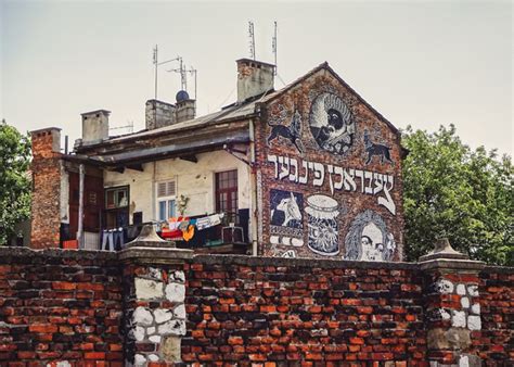 Warsaw Jewish Quarter Walking Tour: An In-Depth Review