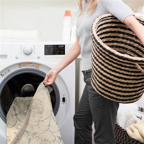 Washing a rug in a washing machine
