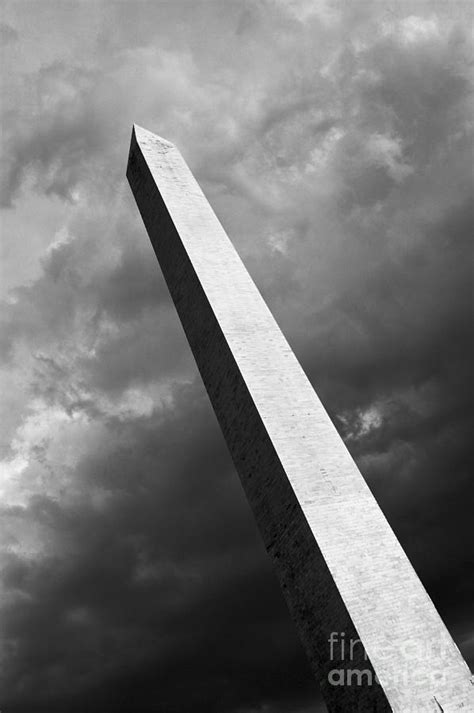 Washington Monument Dark