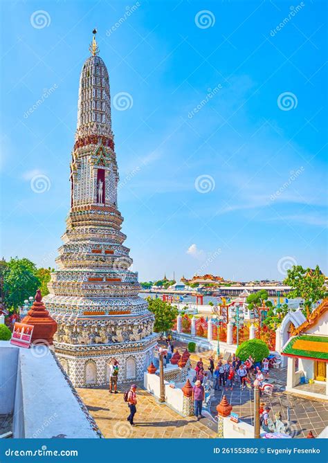 Wat Arun Crowds