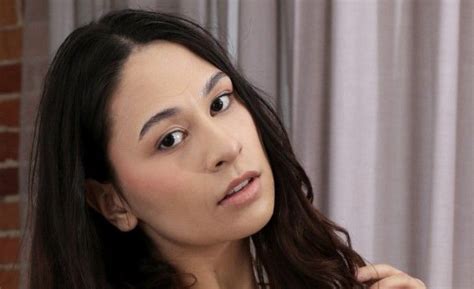 Watch Roxy Muray Exclusive Videos