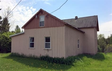 Discover Beautiful Waterfront Properties in Oconto County Today!