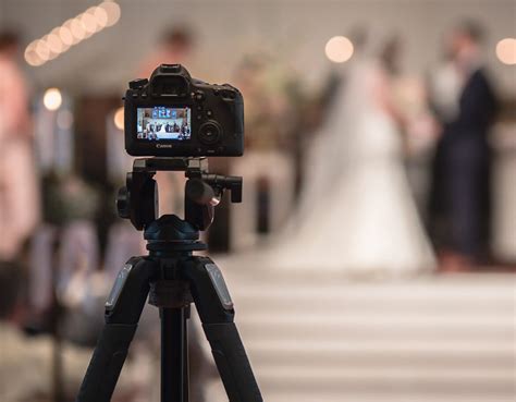 How to Choose a Wedding Videographer 2023 Guide WeddingStats