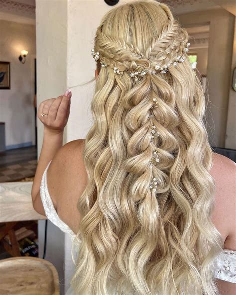 Trendy Wedding Braids to Elevate Your Bridal Look: Step-By-Step Guide & Inspiration
