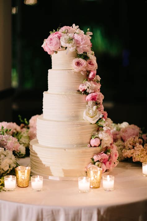 The Ultimate Guide to Wedding Cake Flowers: How to Choose the Perfect Blooms to Elevate Your Cake