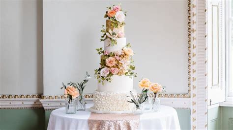 Indulge in the Sweetest Celebration: 10 Inspiring Wedding Cake Table Set Up Ideas to Make Magical Memories Last Forever