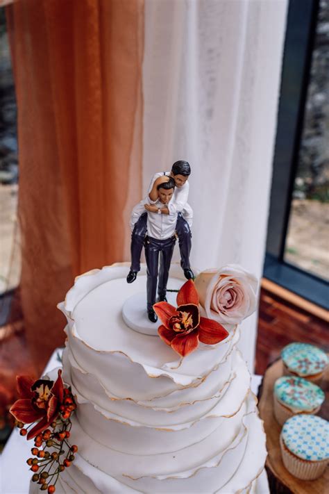 Download Wedding Cake Topper Easy Edite