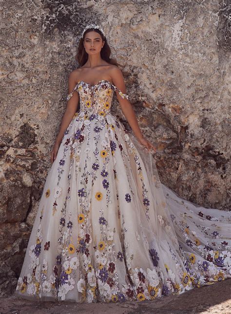 Wedding Dresses With Flowers