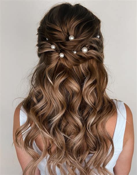 35 Stunning Wedding Hair Down Styles That Will Make You Feel Like Royalty