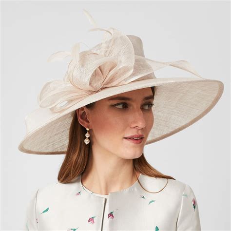 Stunning Wedding Hats to Add Elegance and Charm to Your Perfect Day