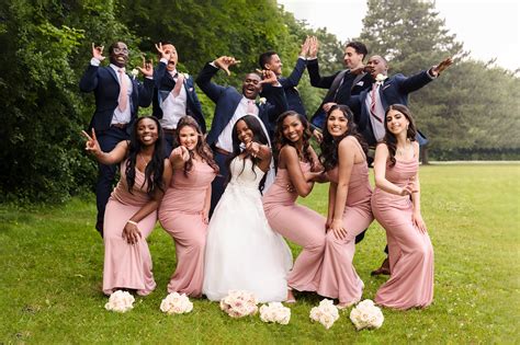 Capturing Precious Memories: Heartwarming Wedding Party Photos Moments Before the Ceremony