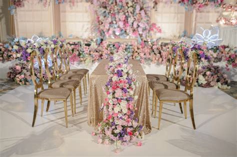 Celebrate the Love: Heartwarming and Captivating Indoor Wedding Party Photos