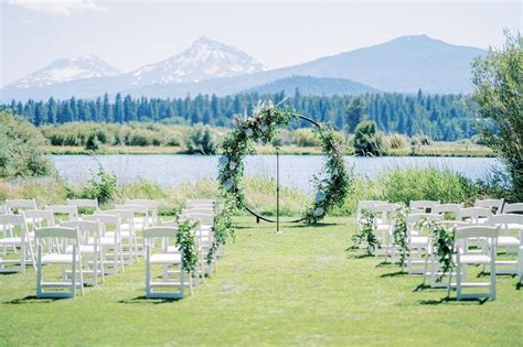 Unforgettable Bliss: Your Dream Wedding Reception Awaits You in Beautiful Bend, Oregon!