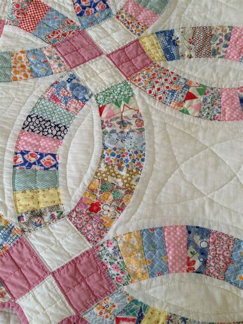 Fall in Love with Wedding Ring Quilts: The Perfect Addition to Your Bridal Collection