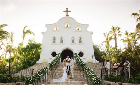 A Heartbreaking Tale of No-show Wedding Sheet with a Mysterious Hole found in Mexico