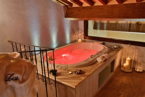 Pin em Relax e felicità: Jacuzzi in Camera! / Relax and Happiness