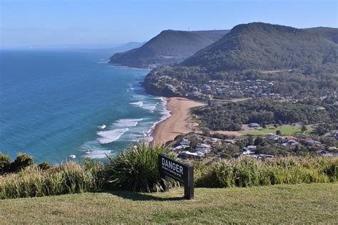 Whale watching at Stanwell Park Beach