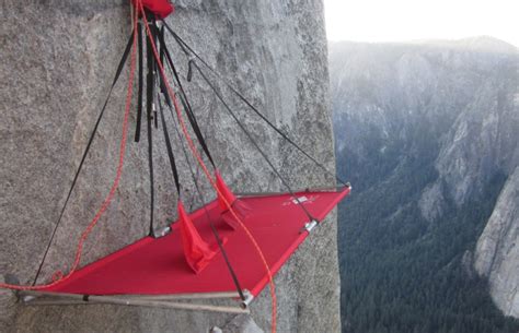 What Are the Advantages of Hanging a Tent on a Clidd?