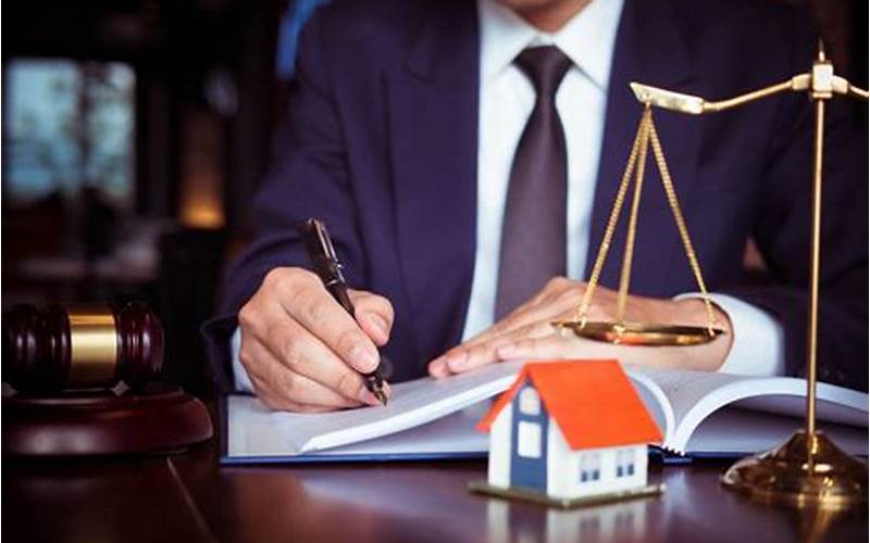 What Can A Real Estate Lawyer Help You With