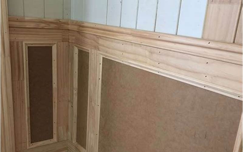 What Is Wainscoting?