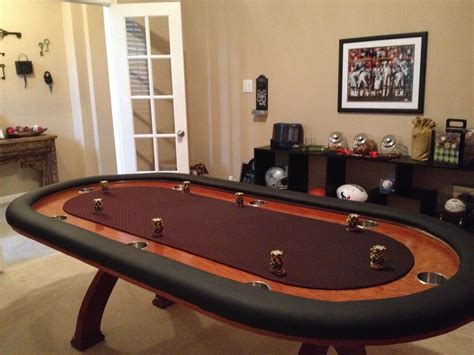 47 Impressive Masculine Game Room Decor Ideas ROUNDECOR Poker table