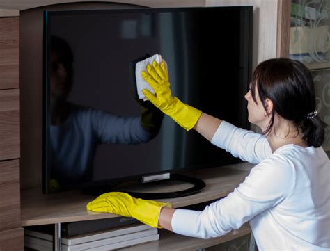 What Cleaner To Clean Tv Screen