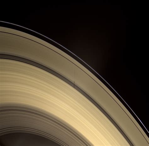 What Color Is Saturn'S Rings