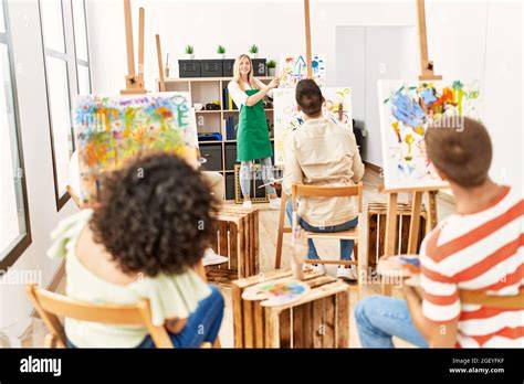 What Exactly is a Group Paint Class