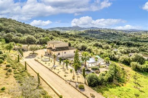 Discover the Allure of Finca Properties: A Quintessential Retreat in the Heart of Nature