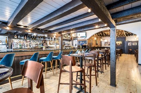 What Is High-Top Seating