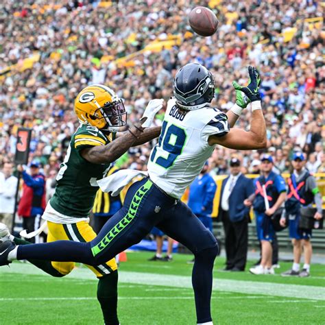 Unleashing the Countdown: Catch the Exciting Seahawks Showdown Tomorrow - Know What Time the Game Begins!