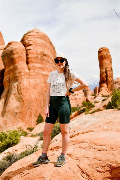 What To Wear Hiking as a Woman | Cute hiking outfit, Summer hiking