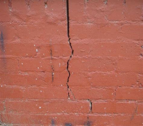 What causes vertical cracks