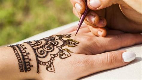 74 Terrific Henna Tattoo Designs That Will Add Elegance In