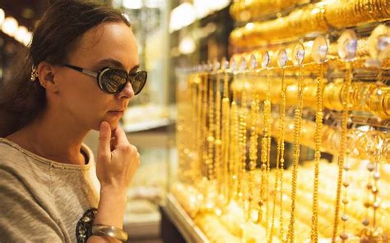 When Buying Gold Jewelry: Tips and Tricks