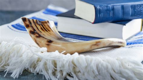 When To Begin Fasting for Yom Kippur: A Guide to Observing the Holiest Day in Judaism