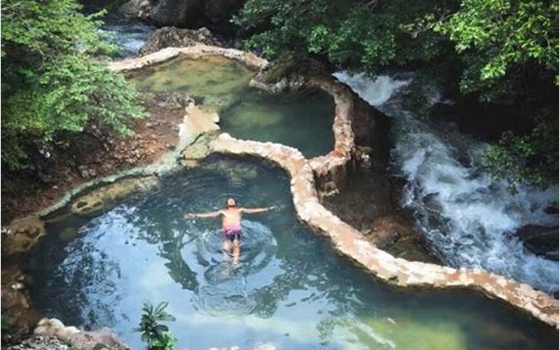 Where To Stay At Rio Negro Hot Springs