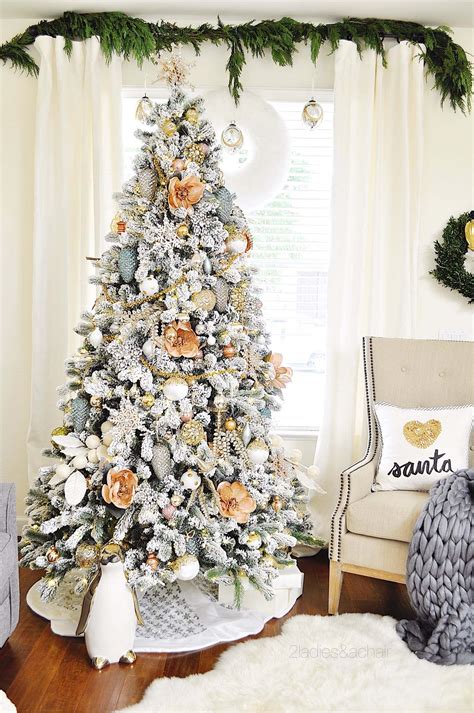 White Christmas Tree Decorations: Ideas and Inspiration