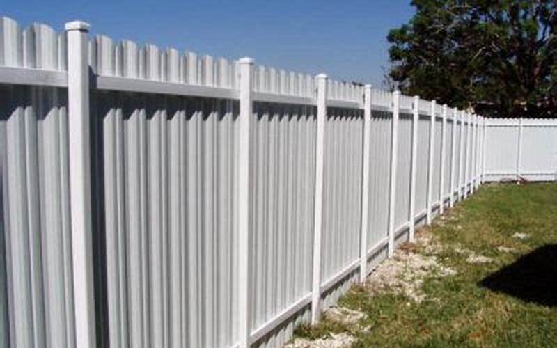 White Metal Privacy Fence Miami: A Comprehensive Guide