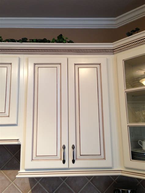 Stepped Shaker Doors in Winter White by Nieu Doors Black kitchen handles